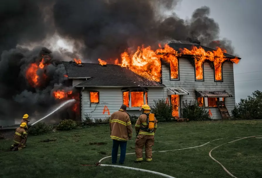 house on fire dream interpretation