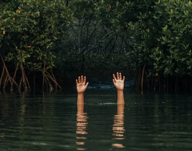 dreams about drowning