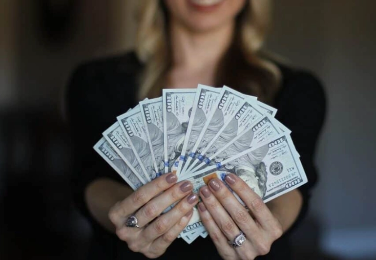 dreaming about money