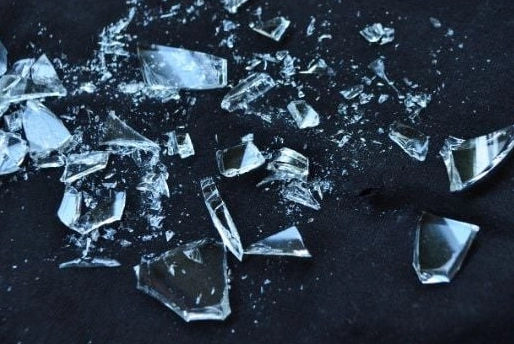 dreaming of broken glass