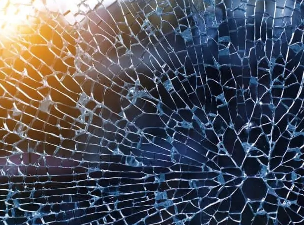 broken glass dream meaning