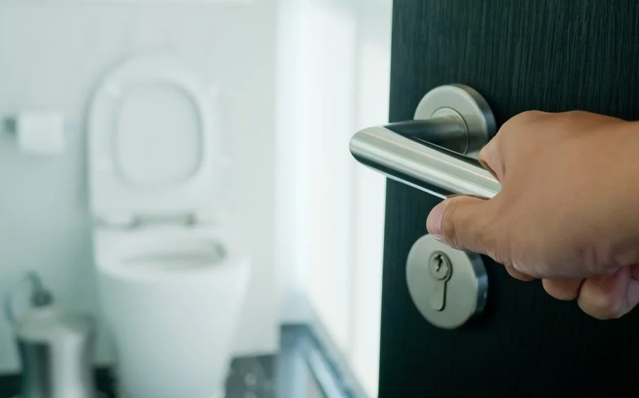 urinating dream spiritual meaning