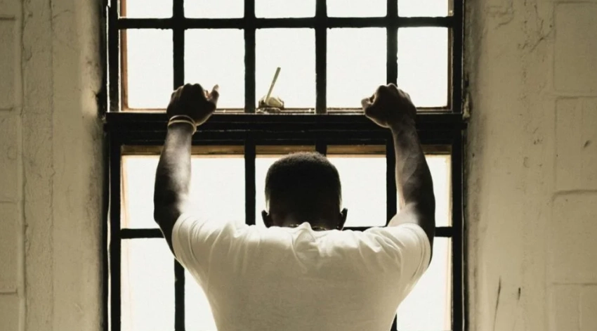 dream of being in jail meaning