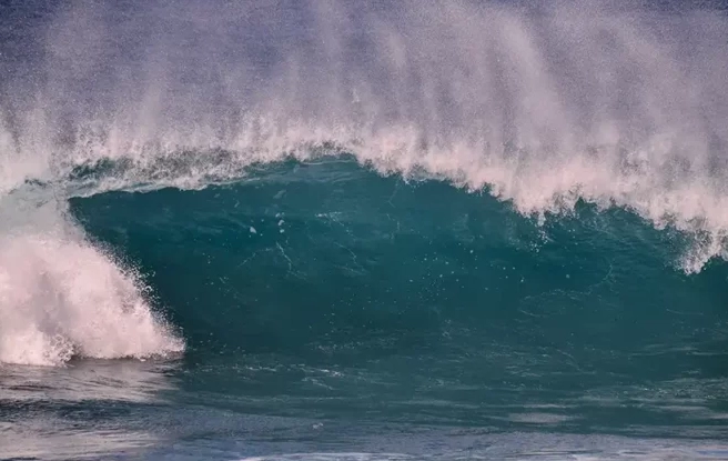 what does a tsunami dream symbolize