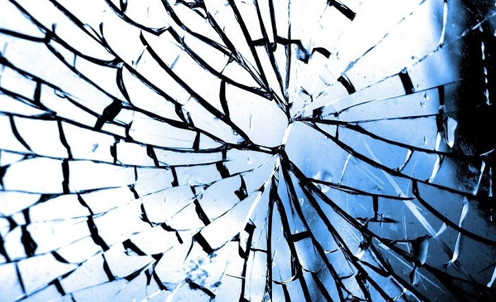 dream interpretation shattered glass