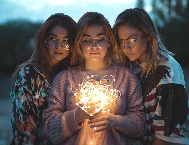 dreaming of friends from the past