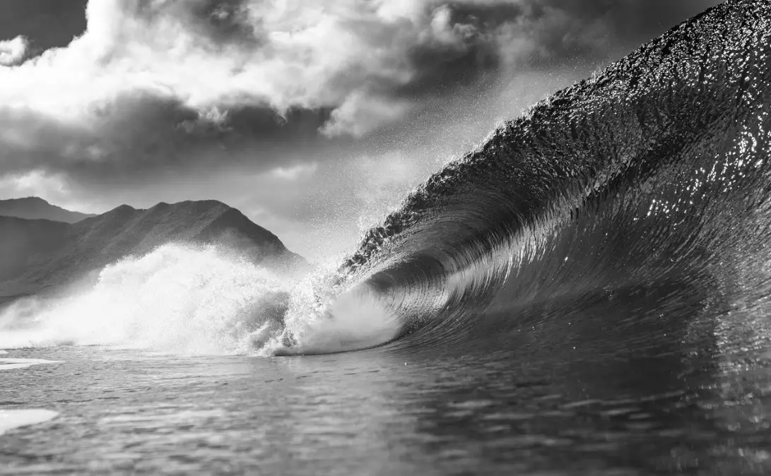 dreaming of big waves meaning