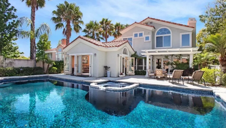 dreaming of home meaning