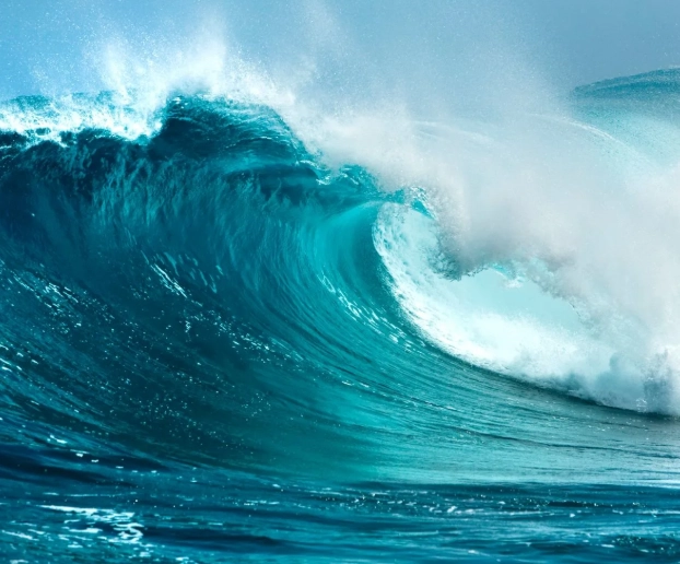 dreaming of a big wave meaning