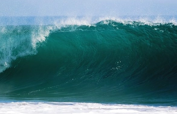 big waves dream meaning