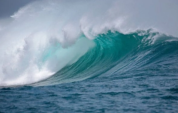 dream interpretation big waves